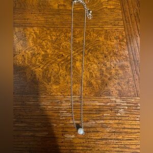 Elegant Gold Tone Necklace with Pearl Pendant